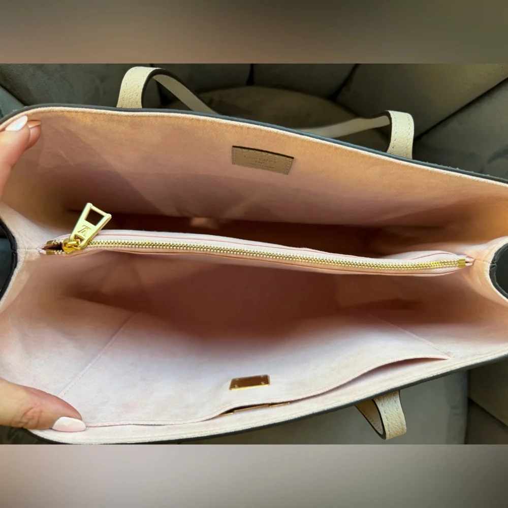 Louis Vuitton Lock Me Shopper Tote Work Bag Gold Cream - Picture 7 of 16